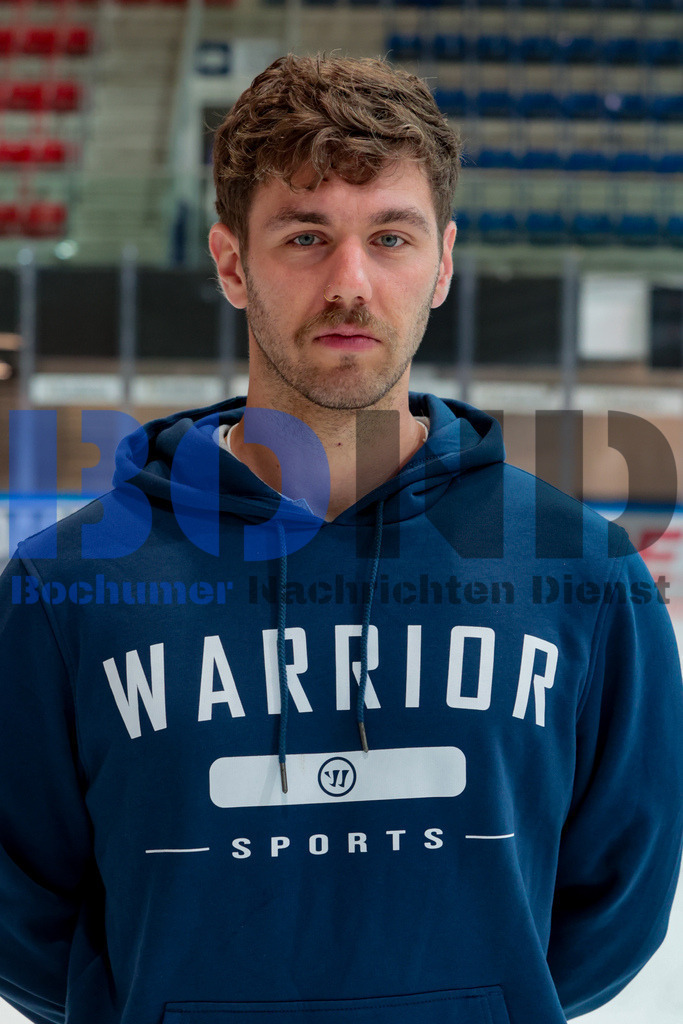 Deutsche Eishockey Liga (DEL): Iserlohn Roosters Teamshooting {date} -  | {headline}(Foto: Sebastian Sendlak / BOND) - Realisiert mit Pictrs.com