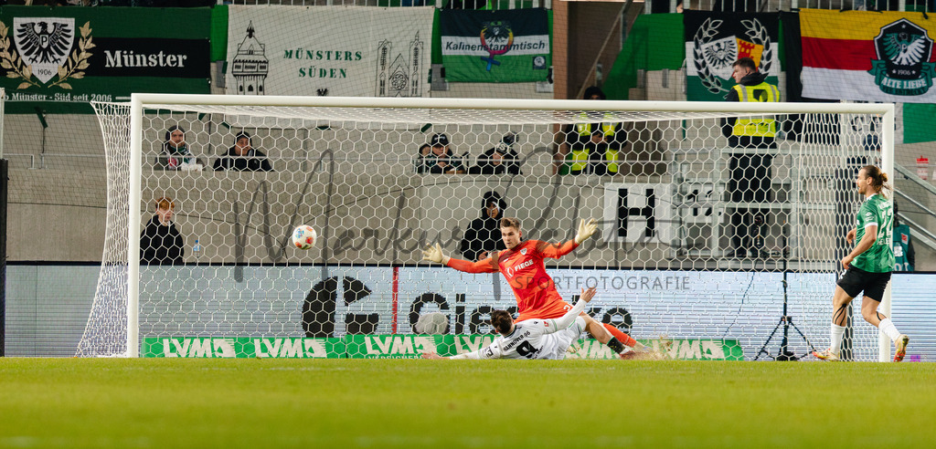 2. Bundesliga, Saison 2025/26, 15. Spieltag: SC Preußen Münster - Hannover 96 | Münster, 05.12.2025: 2. Bundesliga, 15. Spieltag, SC Preußen Münster gegen Hannover 96 im LVM-Preußenstadion in Münster. Foto: sportfotografie.ms | Markus Paletta - Realisiert mit Pictrs.com