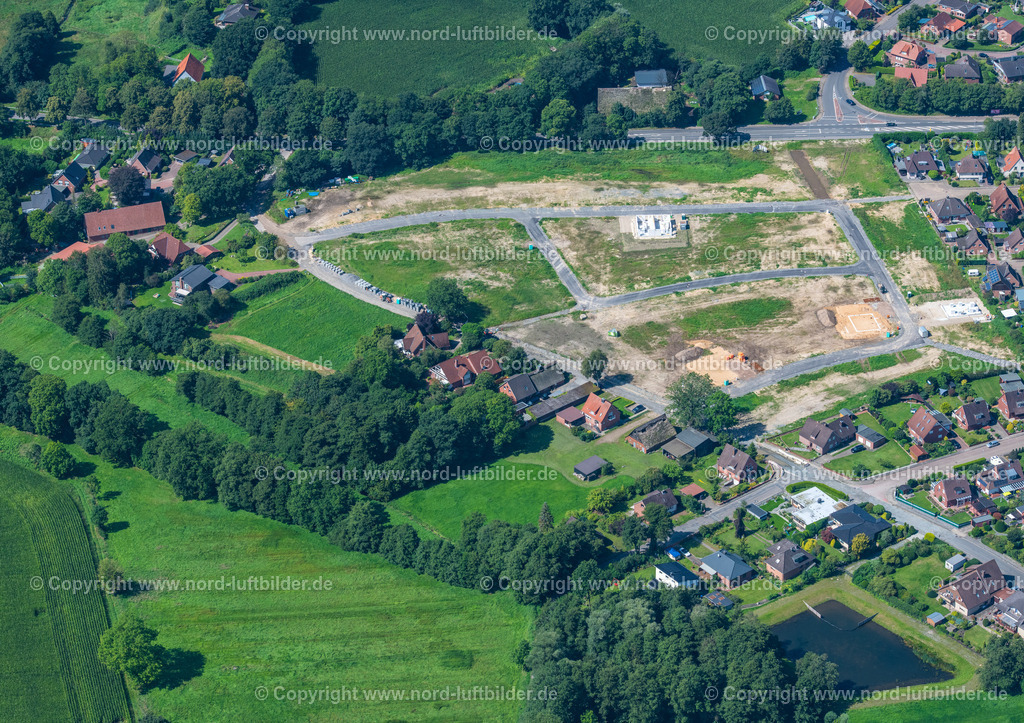 Stade_Baugebiet_Klarer_Streck_ELS_2657200823 | STADE 18.10.2023 Neubaugebiet im Siedlungsgebiet Bronzeschmiede an der Straße Klarer Streck in Stade im Bundesland Niedersachsen, Deutschland. // New building area in the settlement area Bronzeschmiede on street Klarer Streck in Stade in the state Lower Saxony, Germany. Foto: Martin Elsen