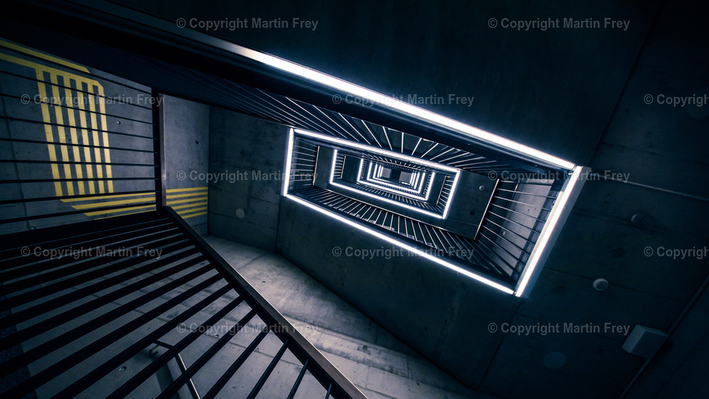Neon Staircase | Staircase Welle7 Bern - Realisiert mit Pictrs.com