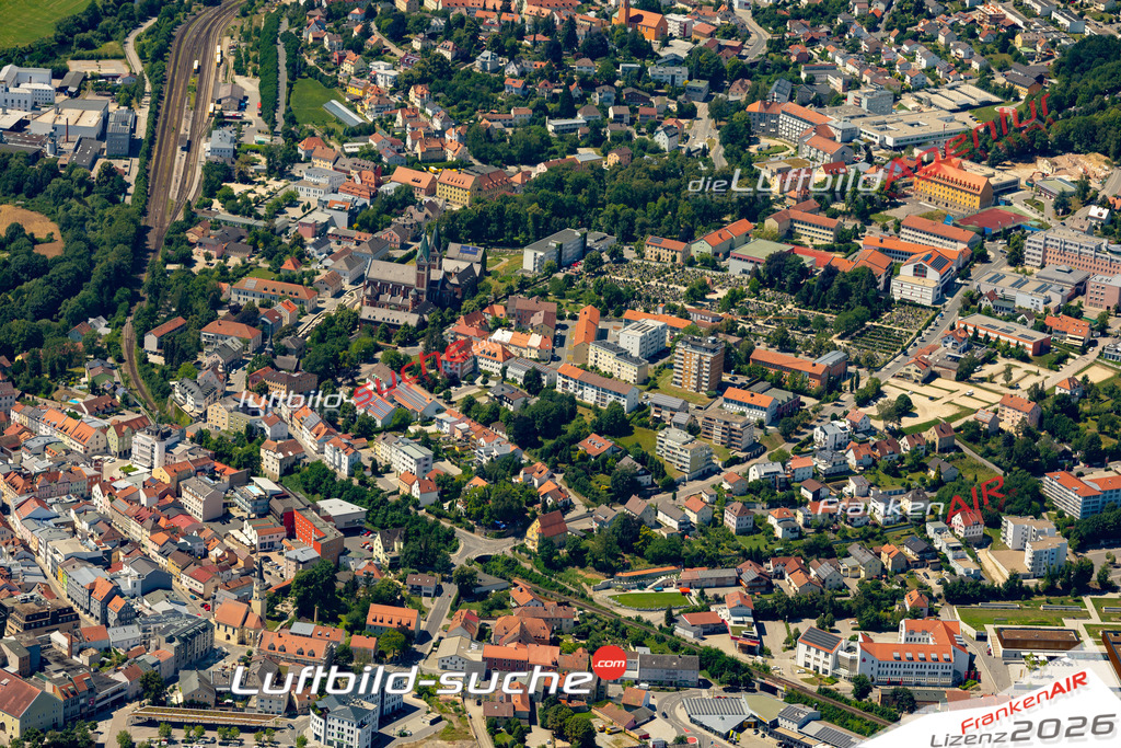 Das Luftbild der Stadt Cham wurde 2022 vom Flugzeug heraus erstellt (keine Drohnen-Aufnahmen) Aufnahmehöhe ca.450 Meter- hohe Bildauflösung und Druck-Qualität. Garantiert!