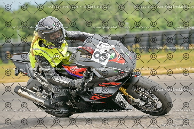 25bt05-1202 | markuskiefer.com - Realisiert mit Pictrs.com