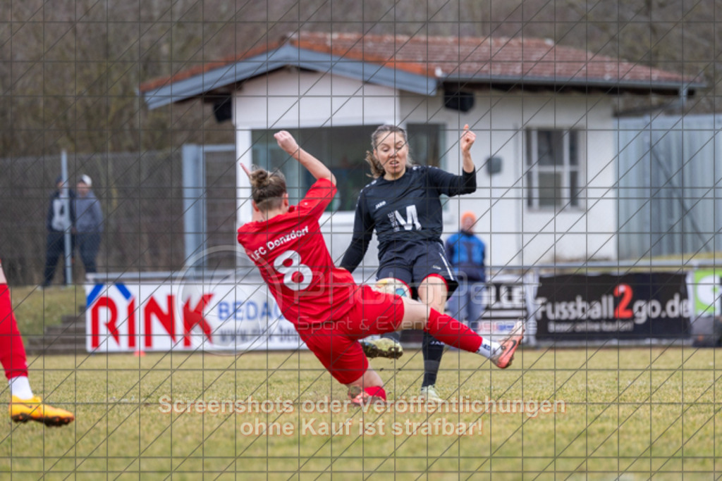 20250223_143205_0762 | #,1.FC Donzdorf (rot) vs. TSV Tettnang (schwarz), Fussball, Frauen-WFV-Pokal Achtelfinale, Saison 2024/2025, Rasenplatz Lautertal Stadion, Süßener Straße 16, 73072 Donzdorf, 23.02.2025 - 13:00 Uhr,Foto: PhotoPeet-Sportfotografie/Peter Harich