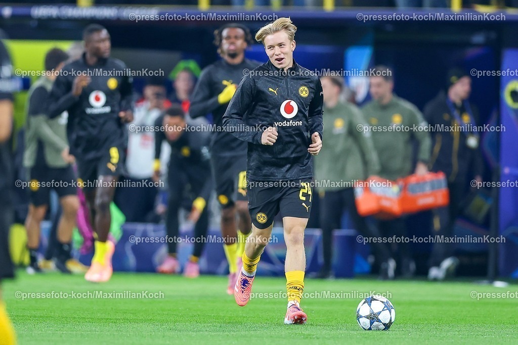 UCL01102501006 | 01.10.2025, Fußball, UEFA Champions League, Borussia Dortmund - Athletic Club Bilbao, BVB Stadion, 2. Spieltag, Saison 2025 2026: Daniel Svensson (BVB #24)  Regulations prohibit any use of photographs as image sequences and or quasi-video.