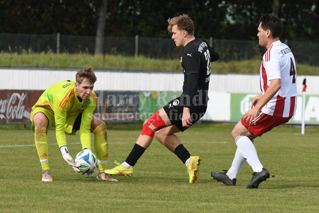 SpVgg Plattling : FC Walkertshofen | Sebastian Niedermayer (SpVgg Plattling) - Realisiert mit Pictrs.com