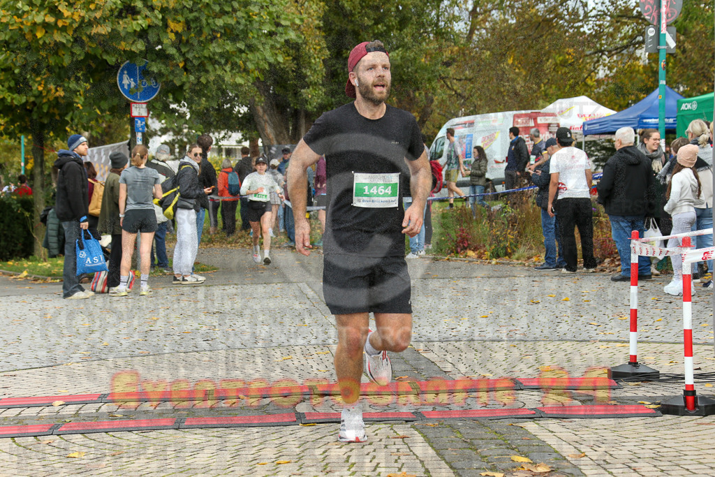241020_1111_EX1_1351 | Sportfotografie im Rhein-Sieg Kreis, Köln, Bonn, NRW, Rheinland Pfalz, Hessen, etc. Unser Tätigkeitsfeld umfasst den Laufsport vom Volkslauf über den Marathon, Duathlon, Triathon bis zum Ultralauf wie Kölnpfad Ultra oder Schindertrail.