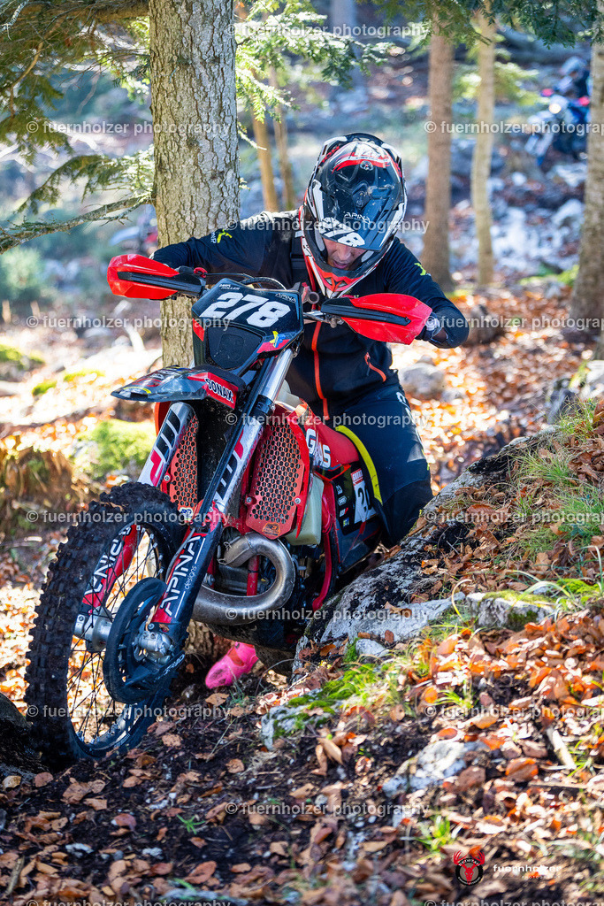 fuernholzer_241026-C2-72 | Fotografische Impressionen von der Red Stag Enduro Extreme by fuernholzer-photography.com. Endurosport in Österreich fotografisch festgehalten von fuernholzer. Auftragsfotografie für Private, Gewerbefotos und Industriefotografie. Eventfotografie, Sportfotografie und Motorsportfotografie. Anbieter von Fotoworkshops, Fototraining, fotografischen Vorträgen und Fotoseminaren.