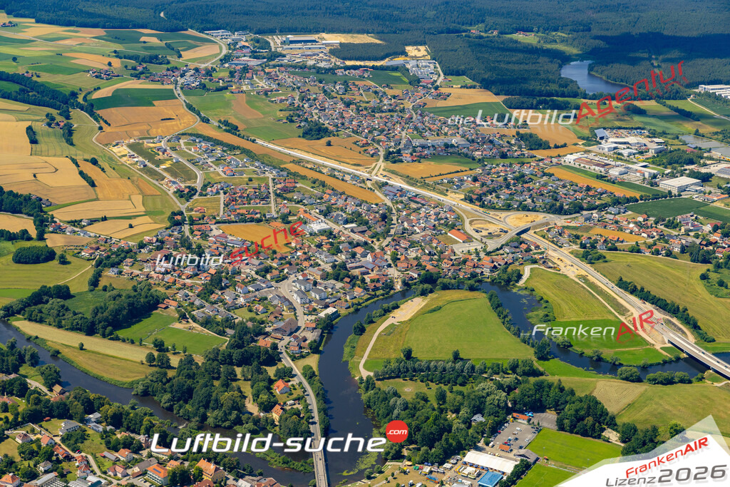 Das Luftbild der Stadt Roding wurde 2022 vom Flugzeug heraus erstellt (keine Drohnen-Aufnahmen) Aufnahmehöhe ca.450 Meter- hohe Bildauflösung und Druck-Qualität. Garantiert!