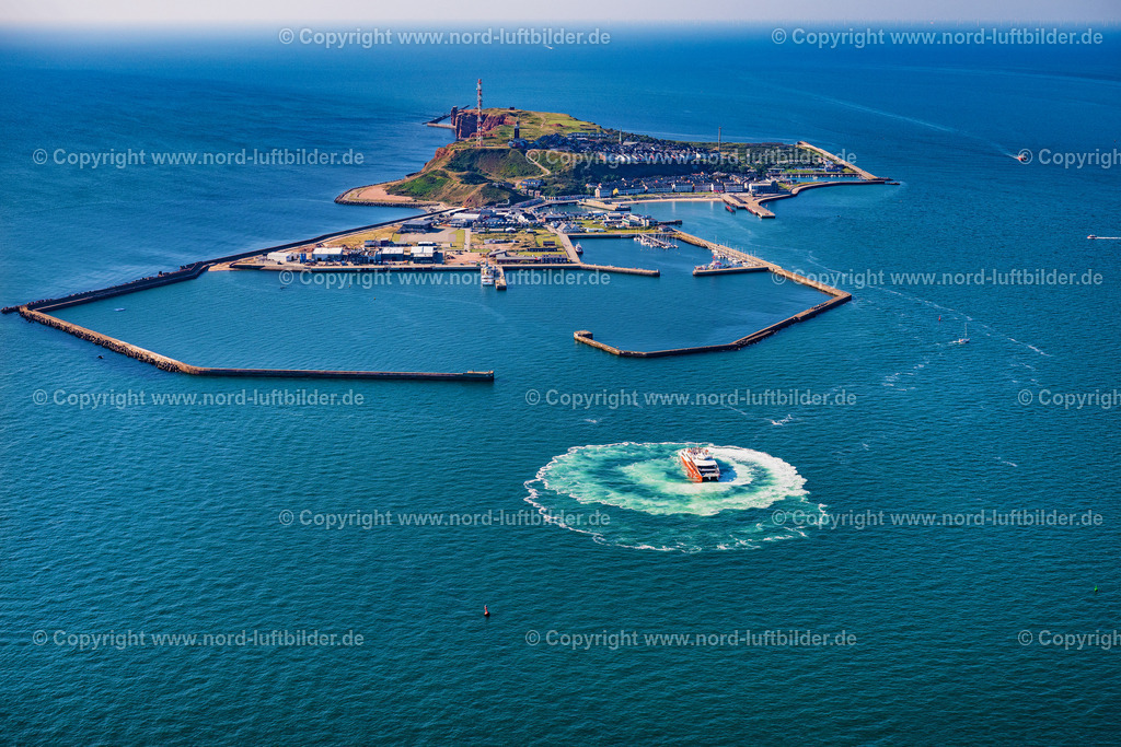 Helgoland_Halunder_Jet_FRS_Fähren_ELS_8256280824280824 | HELGOLAND 28.08.2024 Fahrt eines Fähr- Schiffes " FRS Halunder Jet " in Helgoland im Bundesland Schleswig-Holstein, Deutschland. // Trip of a ferry ship "FRS Halunder Jet" in Heligoland in the state Schleswig-Holstein, Germany. Foto: Martin Elsen