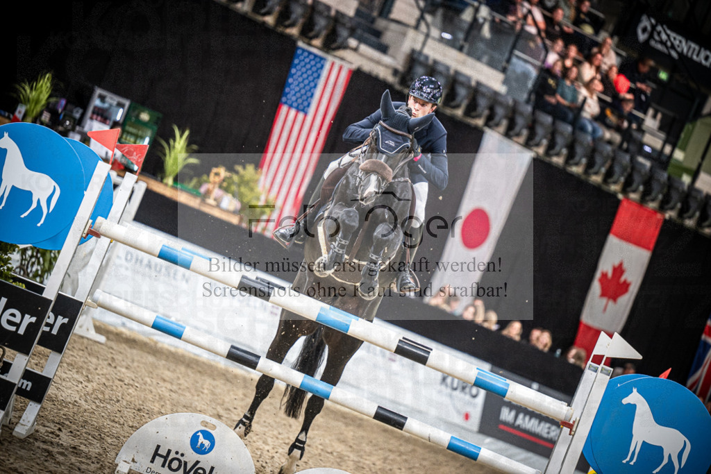 DOS_2410 | Entdecke hochwertige Reitturnierfotos von Foto Oger. Professionell, emotional und authentisch – jetzt Lieblingsmomente im Shop bestellen.Deutschlandweite Turnierfotografie. - Realisiert mit Pictrs.com