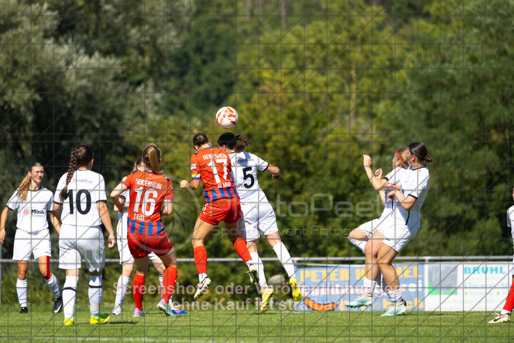20260906_115023_0063_(c)_by_PhotoPeet | #,1.FC Donzdorf (weiß) vs. 1.FC Heidenheim 1846 (rot), Fußball, Frauen-Verbandspokal Gruppe 2, 2. Runde, Saison 2026/2027, Rasenplatz Lautertal Stadion, Süßener Straße 16, 73072 Donzdorf, 06.09.2026 - 11:00 Uhr,Foto: PhotoPeet / Sport- &amp; Eventfotografie / Peter Harich