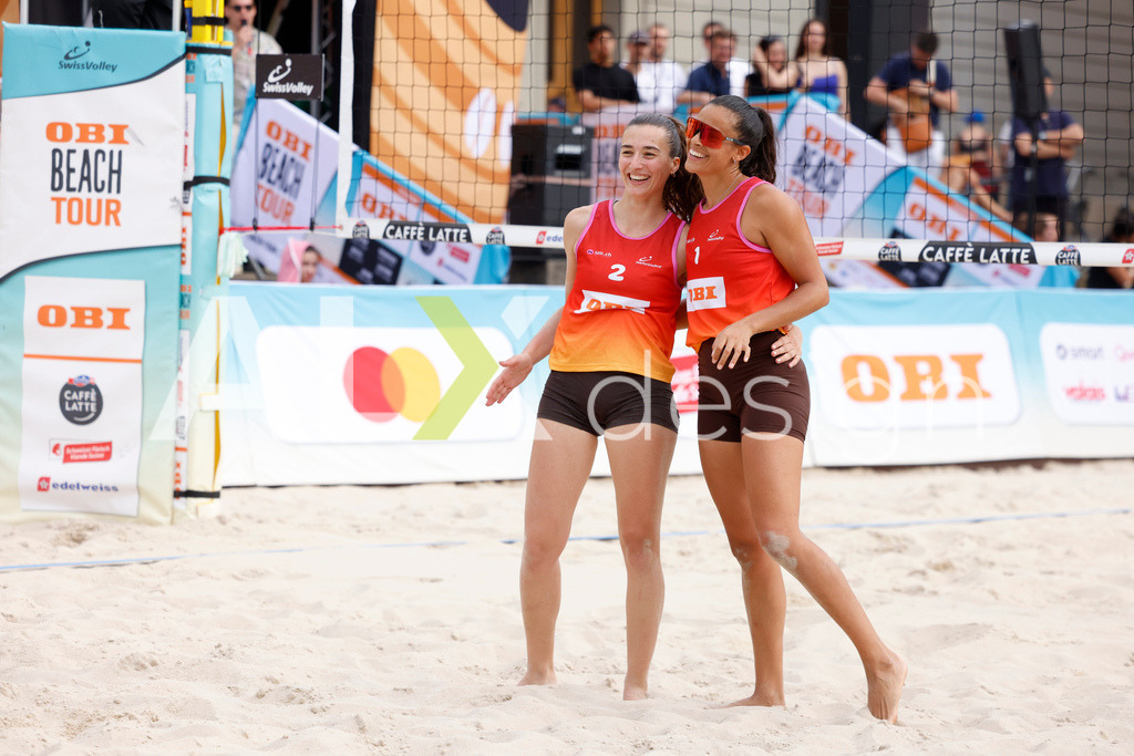 Obi BeachTour 2026 - Basel | BASEL, SWITZERLAND - JULY 18: SHANA ZOBRIST (SUI) and ANNA LUTZ (SUI) during the Obi BeachTour 2026 match between ZOBRIST / LUTZ (SUI) and FLÜCKIGER / DEMIERRE (SUI) at Barfüsserplatz on July 18, 2026 in Basel, Switzerland. - Realisiert mit Pictrs.com