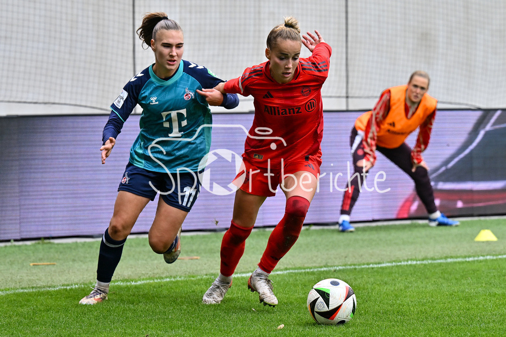 FC Bayern München Frauen - TSG 1899 Hoffenheim Frauen | im Duell Alena BIENZ (1. FC Koeln Frauen #11) und Giulia GWINN (FCB #7) / zweikampf / Frauen Bundesliga: FC Bayern München Frauen - 1. FC Köln Frauen, FC Bayern Campus am 05.10.2024