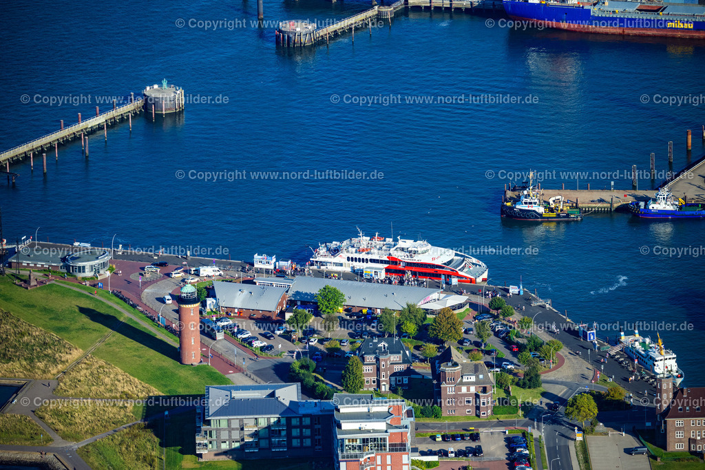 Cuxhaven_Halunder_Jet_FRS_Fähren_ELS_4326280824 | CUXHAVEN 28.08.2024 Fahrt eines Fähr- Schiffes " Katamaran Halunder Jet der FRS Reederei" in Cuxhaven Hafen Alte Liebe im Bundesland Niedersachsen, Deutschland. // Travel of a ferry ship "Katamaran Halunder Jet der FRS Reederei" in Cuxhaven habour in the state Lower Saxony, Germany. Foto: Martin Elsen