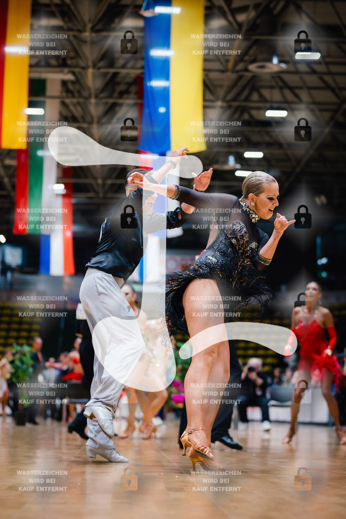 Hessen Tanzt WDSF Open Senior I Latin 7th (219) Thomas Lennefer _ Rosina Witzsche (Blau-Silber Tanzsportclub Berlin)-2025-05-17-2239 | Webshop for digital downloads and prints of dance sport, event & show photographer Julian Link - Realisiert mit Pictrs.com
