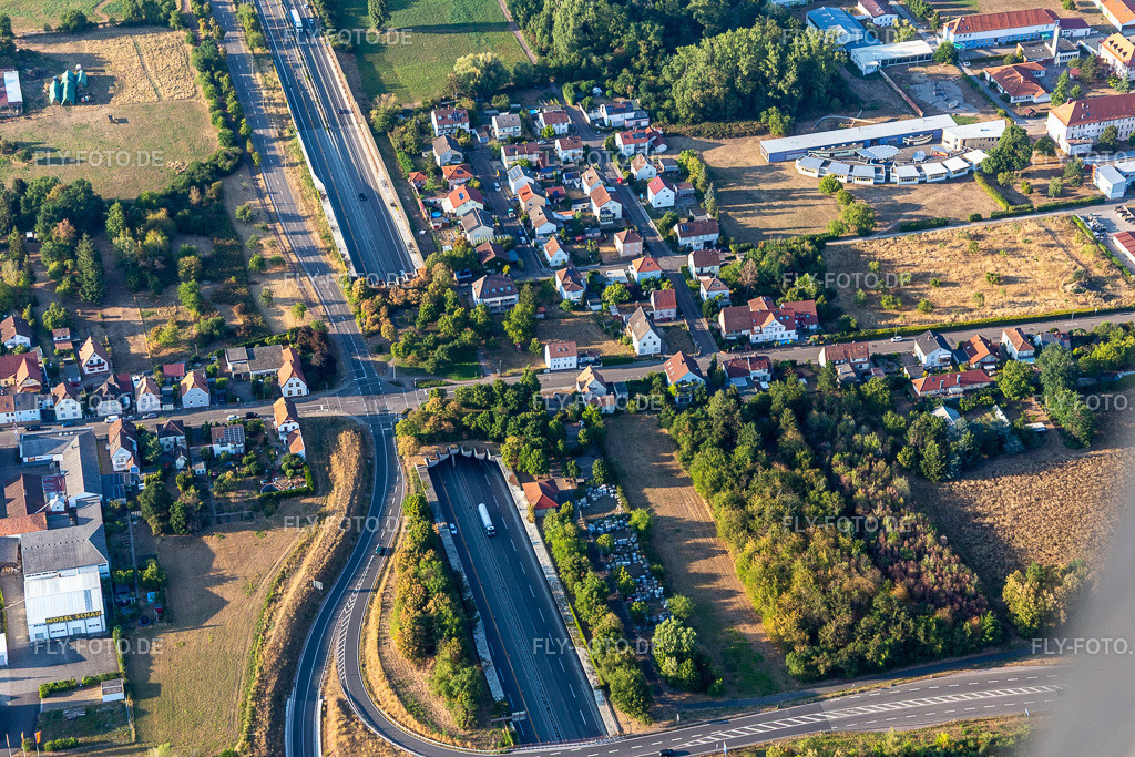 Unterführung der A65 bei AS Landau Zentrum | Luftbild: Unterführung der A65 bei AS Landau Zentrum im Ortsteil Queichheim in Landau im Bundesland Rheinland-Pfalz in Deutschland. Foto: IMG_133795.jpg vom 16.08.2022 durch ©2025 Werner Riehm fly-foto.de/copyright - Realisiert mit Pictrs.com