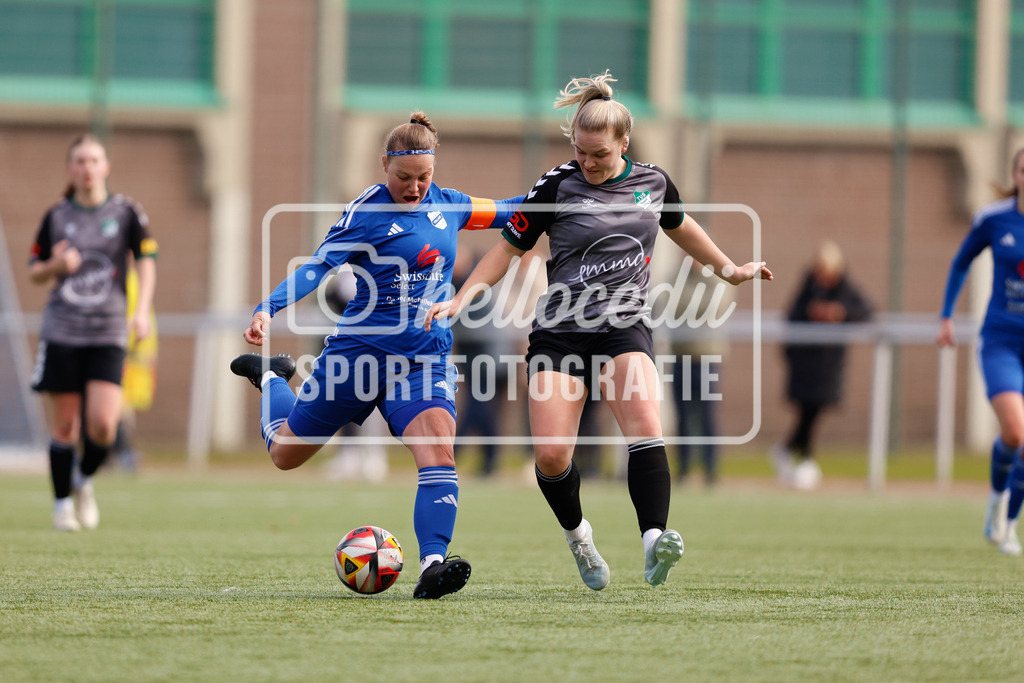 Fußball I Frauen I Saison 2025-2026 I Oberliga Niedersachsen I 16. Spieltag I BW Hollage - TuS Büppel I 15.03.2026-54 | Svenja Torbecke (6, BW Hollage) Zweikampf mit Mara Sommer (10, TuS Büppel) - Realisiert mit Pictrs.com