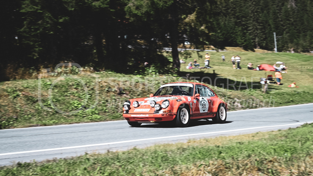 19. Arosa ClassicCar 2023 - 2. September 2023 | 19. Arosa ClassicCar 2023
Arosa, Schweiz
Schuler Veit aus Schaffhausen mit der Startnummer 516 in einem Porsche 911 RS, Jahrgang 1970, in der Klasse Competition.
@arosaclassiccar, @arosa.official, #arosaclassiccar, #arosa, #76curves, #classiccar
Bild: Sportfotografie Markus Aeschimann | www.markus-aeschimann.ch - Realisiert mit Pictrs.com