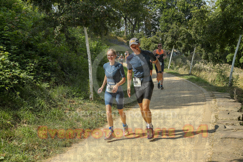 250824_1449_EX1_7713 | Sportfotografie im Rhein-Sieg Kreis, Köln, Bonn, NRW, Rheinland Pfalz, Hessen, etc. Unser Tätigkeitsfeld umfasst den Laufsport vom Volkslauf über den Marathon, Duathlon, Triathon bis zum Ultralauf wie Kölnpfad Ultra oder Schindertrail.