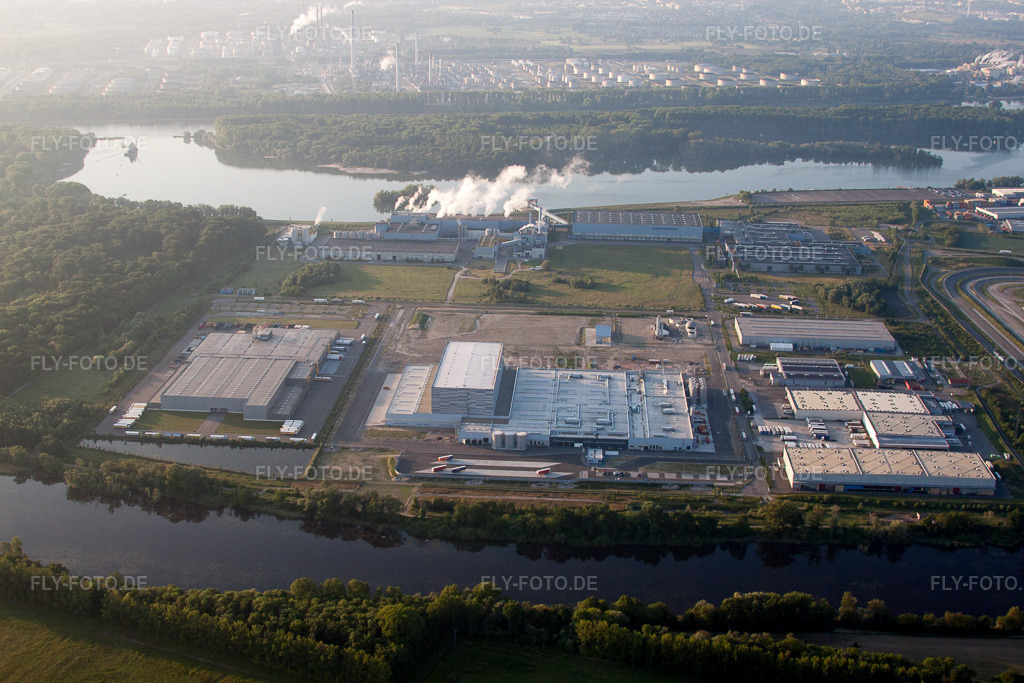 Luftbild: Wörth am Rhein, Industriegebiet Oberwald in Wörth am Rhein im Bundesland Rheinland-Pfalz in Deutschland. Foto: IMG_64809.jpg vom 18.05.2014 durch Werner Riehm/FLY-FOTO.de
