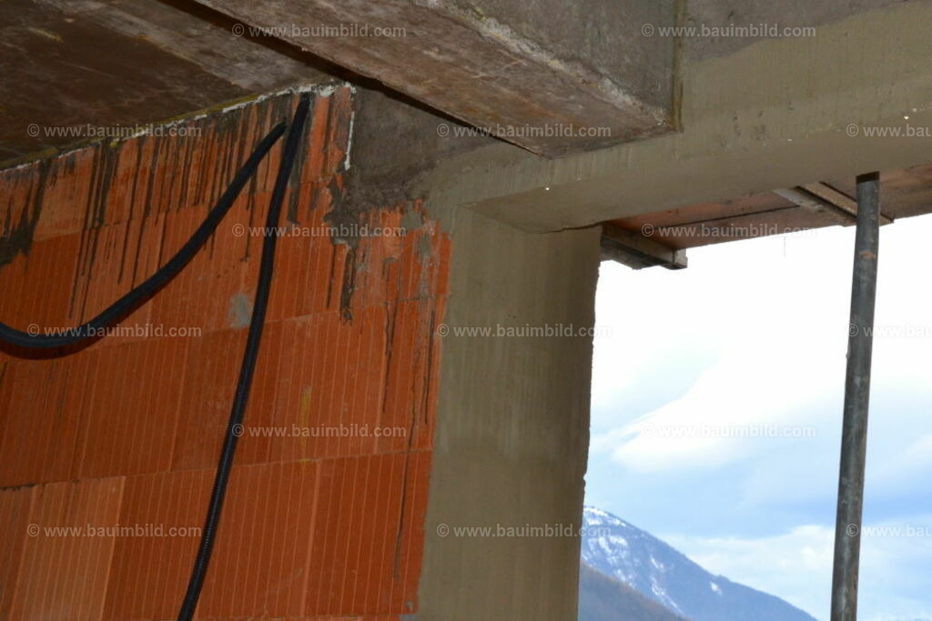 bib-lg17-elektroinstallation-0082 | Nach LV-Leistungsgruppen sortierte Detailfotos über den Bau eines Hauses. Alle Hausbau-Bilder direkt vom Urheber und Autor der Website Haus-Selber-Bauen.com