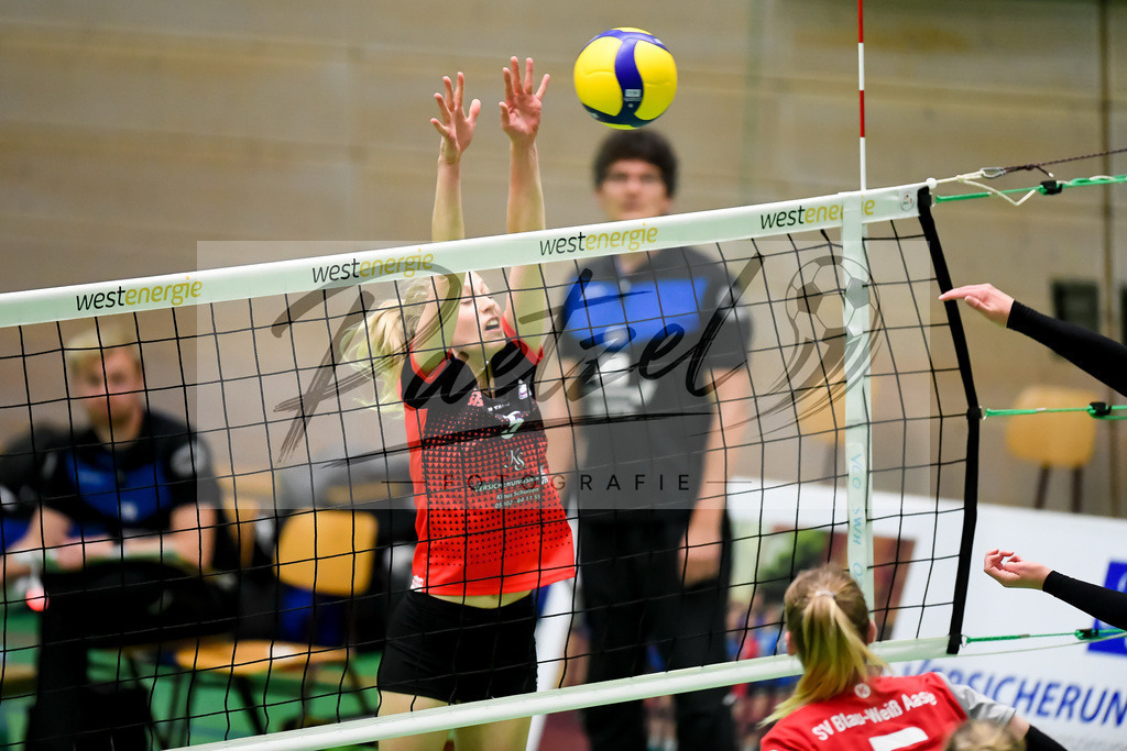 VCOBWA20211106_105 | Volleyball, Frauen:   bei dem Spiel der 3. Liga West zwischen VC Osnabrueck und SV BW Aasee in der Schlosswallhalle am 06.11.2021 in Osnabrueck, Deutschland. - Realisiert mit Pictrs.com