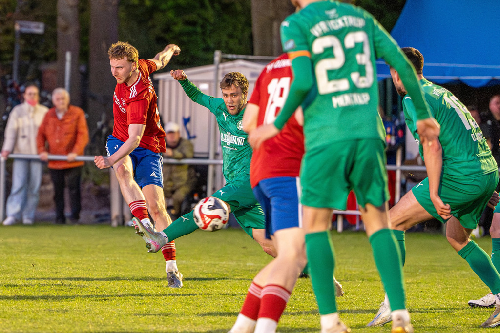 Fußball I Herren I Saison 2025-2026 I Landesliga Weser-Ems I 17. Spieltag I TV Dinklage - VfR Voxtrup I 13195 | jns.sportfotos - Realisiert mit Pictrs.com