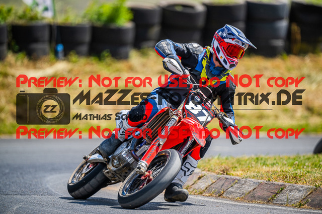 MaZZes_FotoMatrix_220529_8271 | Fotograf Mathias Schmid
Sportfotograf,
Eventfotograf,
Hochzeitsfotograf,
Portraitfotograf