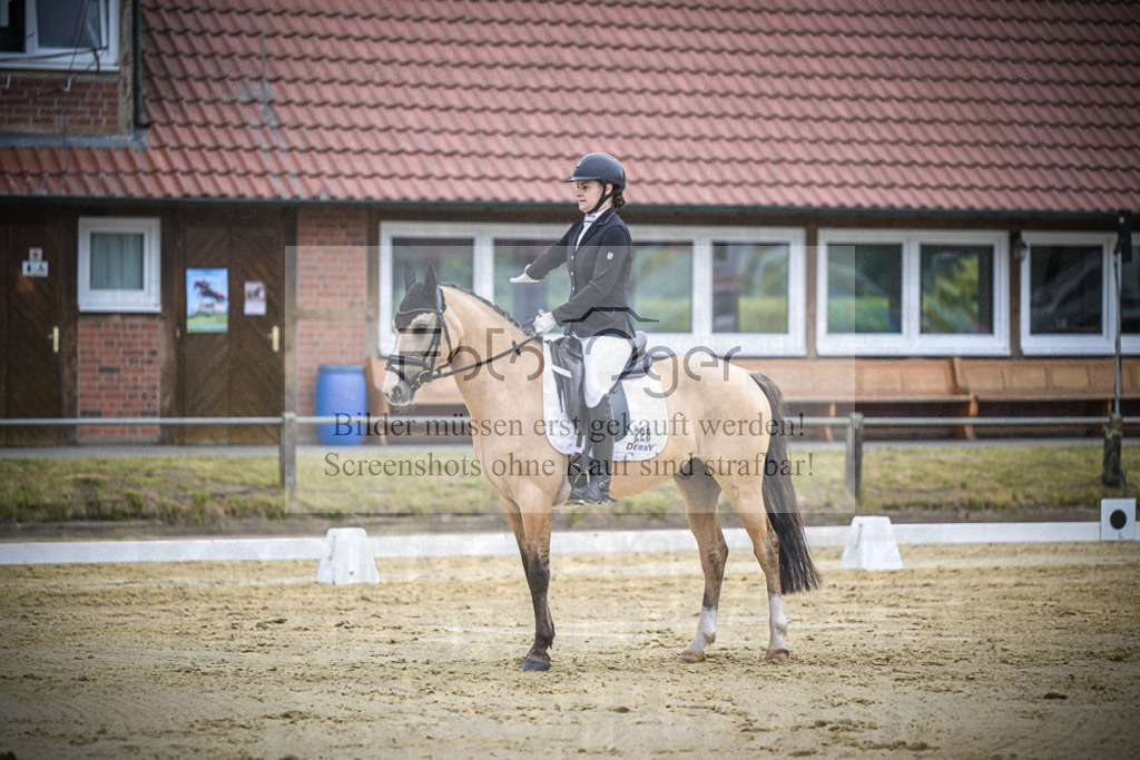 DOS_2794 | Entdecke hochwertige Reitturnierfotos von Foto Oger. Professionell, emotional und authentisch – jetzt Lieblingsmomente im Shop bestellen. - Realisiert mit Pictrs.com