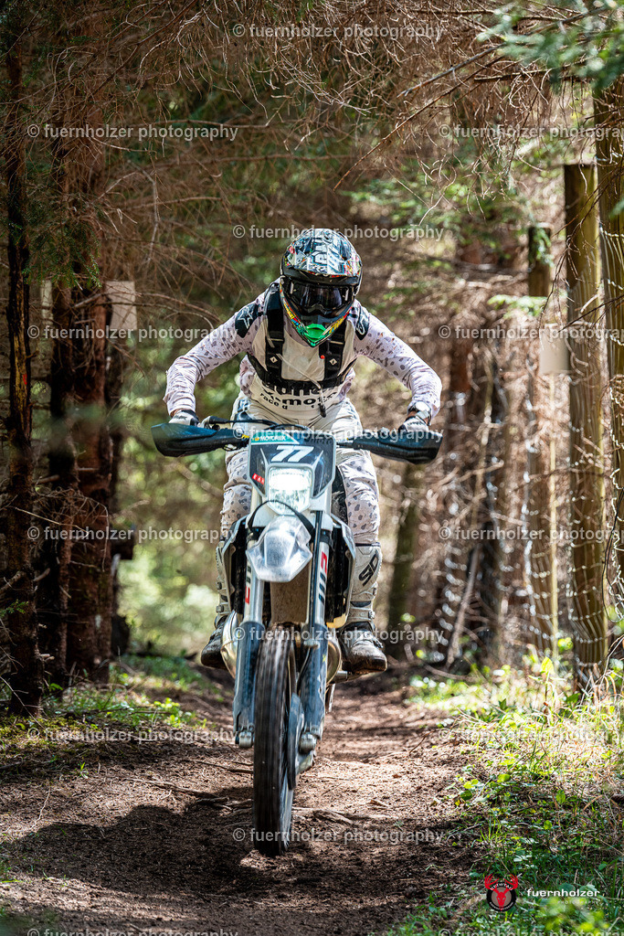 fuernholzer_250501-C2-351 | Fotografische Impressionen von der Red Stag Enduro Extreme by fuernholzer-photography.com. Endurosport in Österreich fotografisch festgehalten von fuernholzer. Auftragsfotografie für Private, Gewerbefotos und Industriefotografie. Eventfotografie, Sportfotografie und Motorsportfotografie. Anbieter von Fotoworkshops, Fototraining, fotografischen Vorträgen und Fotoseminaren.