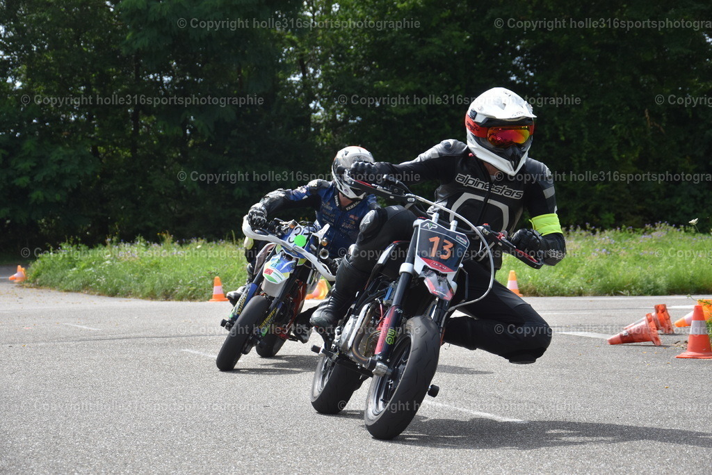 DSC_0628 | Sportfotografie , Motorsport, Motoross, Reitsport, Mointainbike, Enduro,
Landschaft , Outdoor, Eventfotografie, Landschaft, Bilder online bestellen - Realisiert mit Pictrs.com