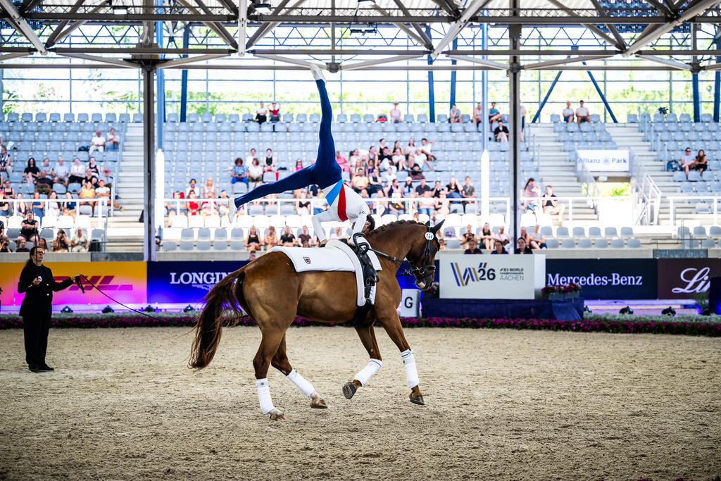 FEI World Championships | Luxembourg Vaulter Philip Bäcker on Ballantine lead by Alexandra Dietrich - Realisiert mit Pictrs.com