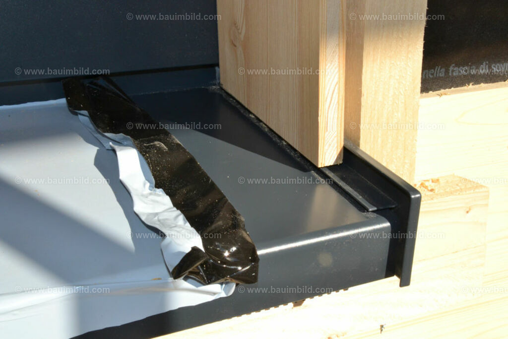 bib-lg14-fenster-0084 | Nach LV-Leistungsgruppen sortierte Detailfotos über den Bau eines Hauses. Alle Hausbau-Bilder direkt vom Urheber und Autor der Website Haus-Selber-Bauen.com