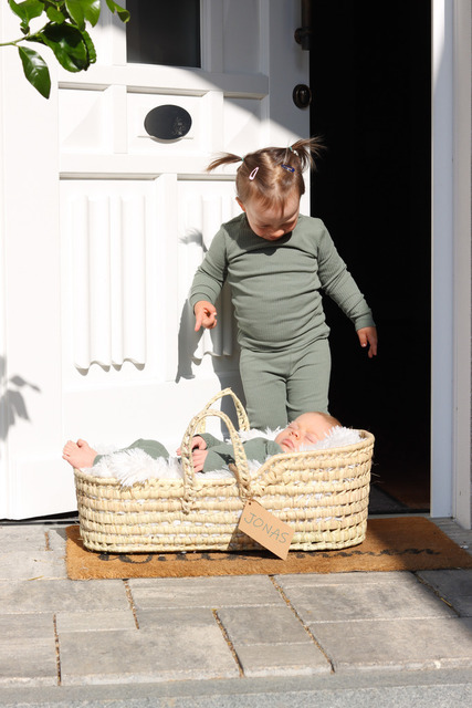 Große Schwester | Beim Besuch bei Freunden wurde dieses tolle Foto aufgenommen. - Realisiert mit Pictrs.com