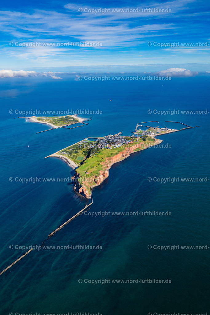 Helgoland_ELS_9143160823 | HELGOLAND 16.08.2023 Küsten- Landschaft der Insel Helgoland in der Nordsee im Bundesland Schleswig-Holstein, Deutschland. Weiterführende Informationen bei: Helgoland Tourismus-Service. // Coastal landscape of the island of Helgoland in the North Sea in the state of Schleswig-Holstein, Germany. Further information at: Helgoland Tourismus-Service. Foto: Martin Elsen