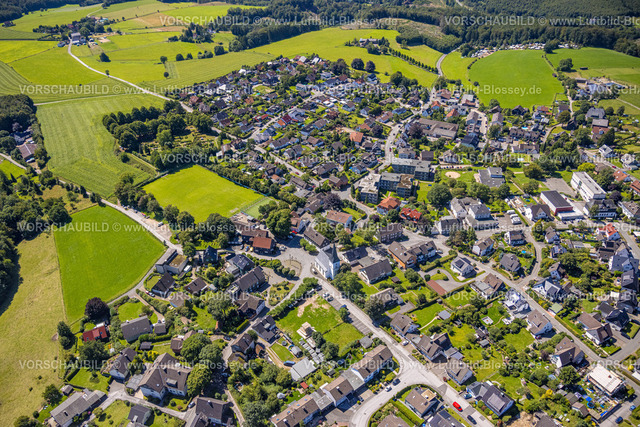 Ennepetal230801617 | Luftbild, Ortsansicht und evang. Kirche, Sportplatz Rüggeberg, Freifläche am Friedhof, Rüggeberg, Ennepetal, Ruhrgebiet, Nordrhein-Westfalen, Deutschland