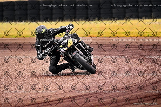 25bt02-0084 | markuskiefer.com - Realisiert mit Pictrs.com