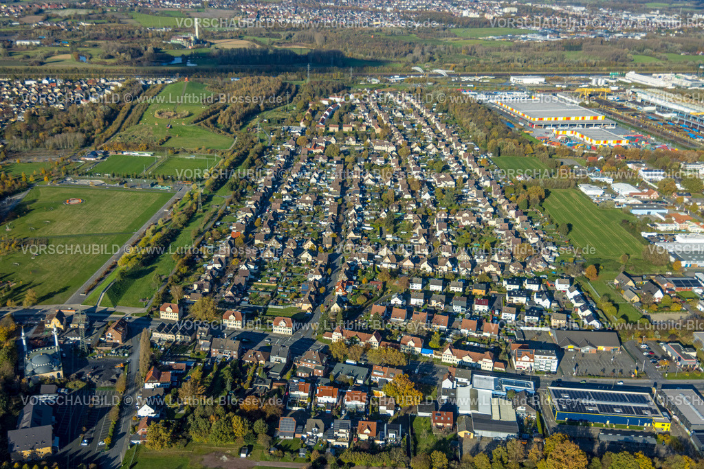 Hamm231101570 | Luftbild, Wohngebiet Arbeiter-Kolonie Herringen Isenbecker Hof, umgeben von herbstlichen Laubbäumen, Stadtbezirk Pelkum, Hamm, Ruhrgebiet, Nordrhein-Westfalen, Deutschland