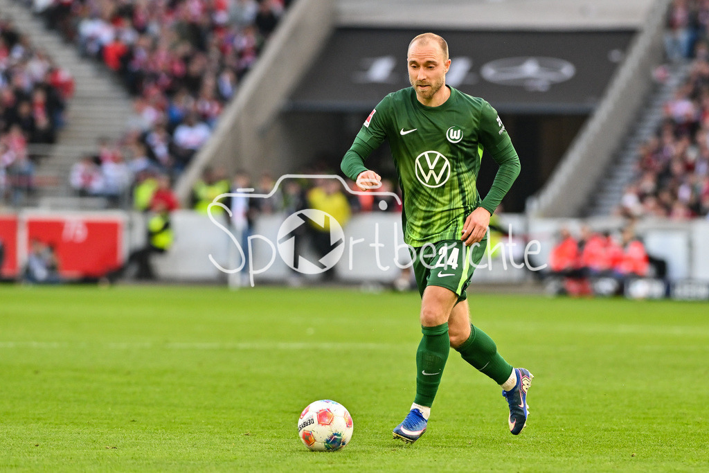 VfB Stuttgart - VfL Wolfsburg | STUTTGART, DEUTSCHLAND - 01. MÄRZ: am Ball Christian ERIKSEN (VfL Wolfsburg 24) / Einzelfoto / Freisteller während dem Bundesligamatch zwischen dem VfB Stuttgart und dem VfL Wolfsburg am 24. Spieltag in der MHP-Arena / DFL REGULATIONS PROHIBIT ANY USE OF PHOTOGRAPHS AS IMAGE SEQUENCES AND/OR QUASI-VIDEO