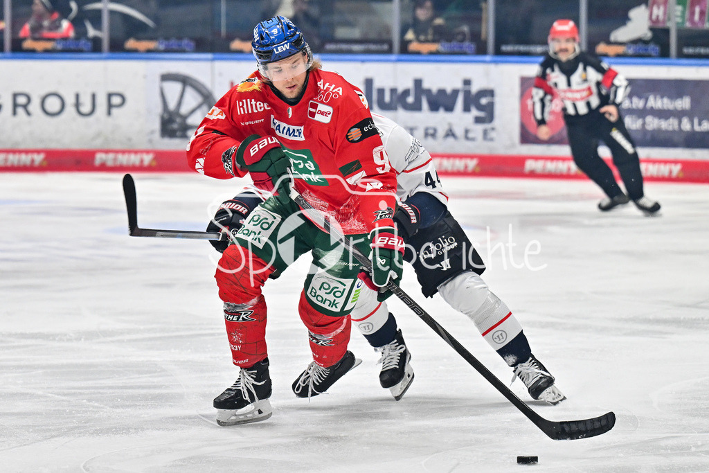 Augsburger Panther - Nürnberg Ice Tigers | AUGSBURG, GERMANY - 28. NOVEMBER: im Duell Moritz WIRTH (Augsburger Panther 9) und Josef EHAM (Nürnberg Ice Tigers 44) beim Ligaspiel zwischen den Augsburger Panthern und den Nürnberg Ice Tigers am 23. Spieltag der Penny DEL im Curt Frenzel Stadion