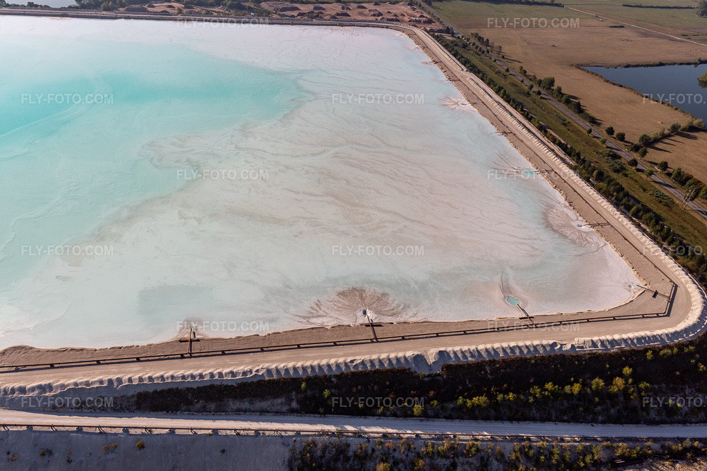Aerial view: Saltworks in Rosières-aux-Salines in the state Meurthe et Moselle, France. – Photo: IMG_118245.jpg taken on 09/15/2019 by Werner Riehm/FLY-FOTO.com – Resolution of the original: 5242 x 3495 px