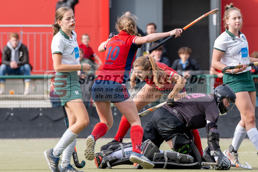 SFE_20231022_0142 | Deutsche Meisterschaft Weibliche U16 Finale Uhlenhorst Mülheim - Düsseldorfer HC am 22.10.2023 in Köln (Düsseldorfer Hockeyclub 1905 e.V.), Photo: Stephan Fehrmann 2023 (Sports-Gallery)