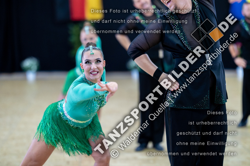 20230423-00737 | Hier finden Sie Tanz Bilder vom Latein und Standard Formationen tanzen. Sportbilder vom Tanzsport. Schöne Fotos und von Weltmeisterschaft, Europameisterschaft, Bundesliga, Regionalliga, Oberliga und Landesliga sowie von GOC Stuttgart, DanceComp, WM Bremen