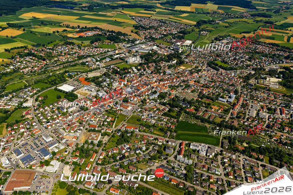 Die Luftaufnahme Oberbernbach - Aichach wurde 2022 vom Flugzeug aus (keine Drohne) erstellt. Hohe Auflösung -für große Poster und Wandbilder geeignet - Garantiert!