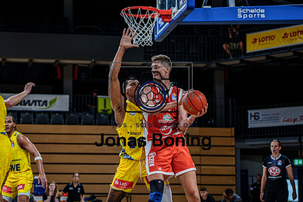 Basketball I Herren I Saison 2026-2027 I Testspiel I RASTA Vechta - EWE Baskets Oldenburg I 48418 | jns.sportfotos - Realisiert mit Pictrs.com