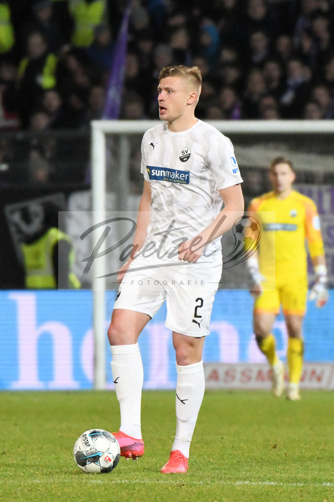 20200129_OSNSVS_0053JPG | Fußball, Herren: Aleksandr Zhirov (SV Sandhausen) in Aktion, am Ball, Einzelaktion beim Spiel der 2. Bundesliga zwischen VfL Osnabrück vs. SV Sandhausen am 29.01.2020 im Stadion an der Bremer Brücke in Osnabrück, Deutschland.(Foto von Nico Paetzel) - Realisiert mit Pictrs.com