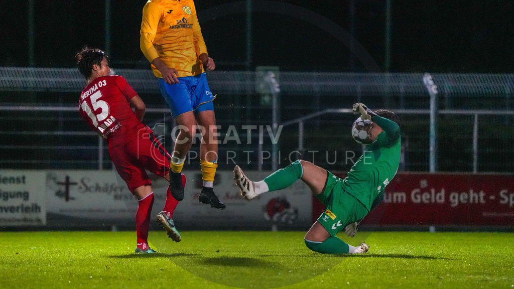 Fußball, Herren, Saison 2025/2026, Regionalliga Nordost, 8. Spieltag, FSV 63 Luckenwalde vs. FC Hertha 03 Zehlendorf, Dienstag 16.09.2025, Werner-Seelenbinder-Stadion Luckenwalde, | Fußball, Herren, Saison 2025/2026, Regionalliga Nordost, 8. Spieltag, FSV 63 Luckenwalde vs. FC Hertha 03 Zehlendorf, Dienstag 16.09.2025, Werner-Seelenbinder-Stadion Luckenwalde, Im Bild: Alexios Dedidis (grün, Zehlendorf) - Realisiert mit Pictrs.com