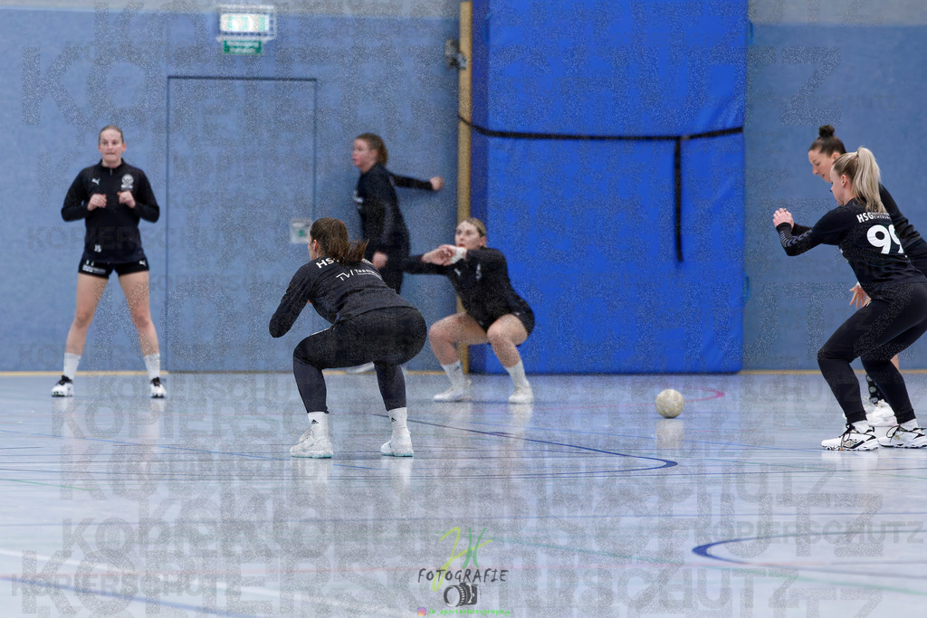 Frauen Oberliga Mitte (HHV); HSG Eibelshausen/Ewersbach - HSG Wettenberg II | Frauen Oberliga Mitte (HHV); HSG Eibelshausen/Ewersbach - HSG Wettenberg II am 13.12.2025 in Steinbrücken (Sporthalle am Hammerweiher)Photo © 2025 - Jörg Heinrich - Realisiert mit Pictrs.com