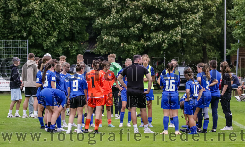 2023-10-07_108_FC_Forstern_gegen_Karlsruher_SC | Forstern, Deutschland, 07.10.2023:
Fußball, B-Juniorinnen-Bundesliga Süd 2023 / 2024, 4. Spieltag, FC Forstern gegen Karlsruher SC, Endergebnis: 1:1

Foto: Christian Riedel / fotografie-riedel.net