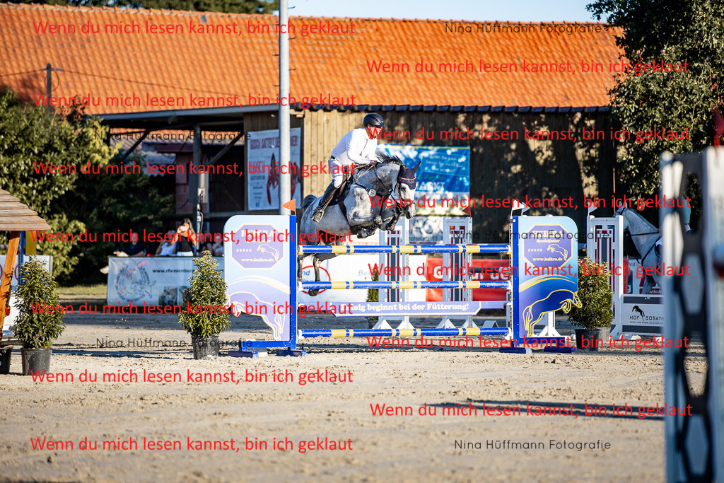 BK1A8493 | Turnierbilder Turnierfotos Nina Hüffmann Turnierfotografie Pferdefotografie Tierzeichnung Haustierzeichnung Pferdezeichnung Hundezeichnung Videograf  - Realisiert mit Pictrs.com